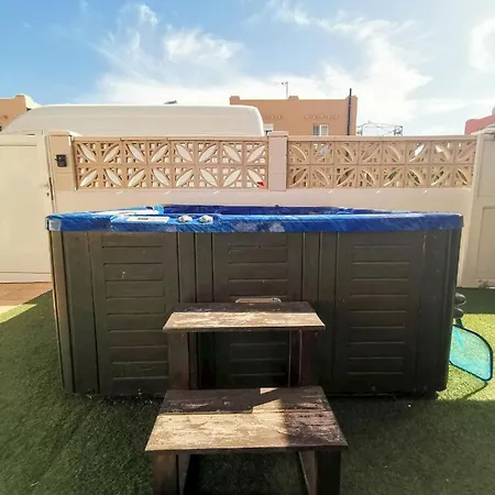 Dom wakacyjny Aeren House